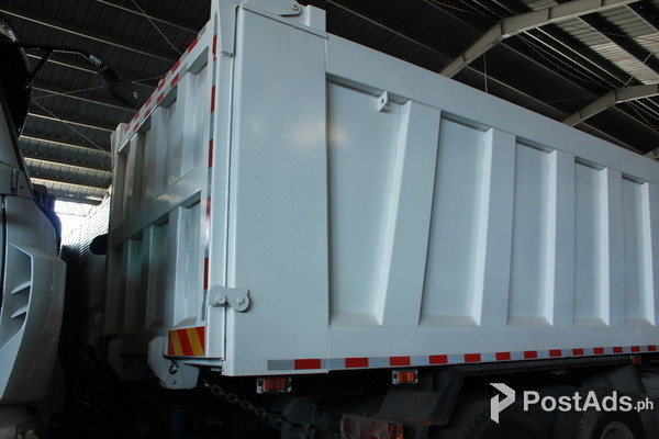 12 WHEELER DUMP TRUCK 420HP SINOTRUK