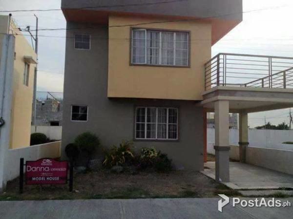 SINGLE ATTACHED/ TOWNHOUSE FOR SALE