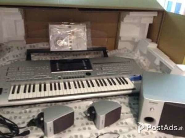 Yamaha Tyros5 76-key Arranger Workstation