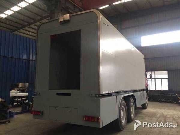 10 Wheeler HOWO Wing Van Truck