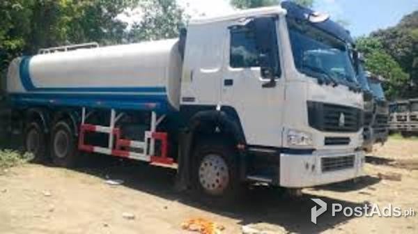 10 Wheeler HOWO A7 Water Truck, 371HP, 20KL with 2 Squirt Gu