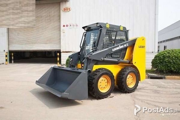 CDM307 SKID LOADER