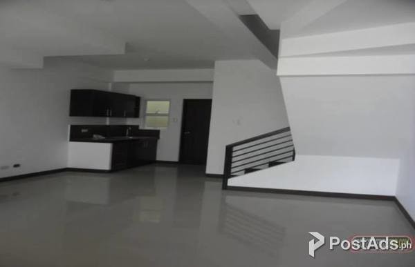3 BR, 2 T/B, 1 CAR GARAGE IN QC