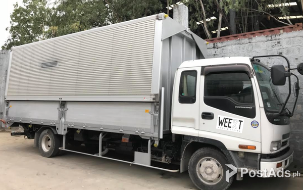 14footer wing van available for hire