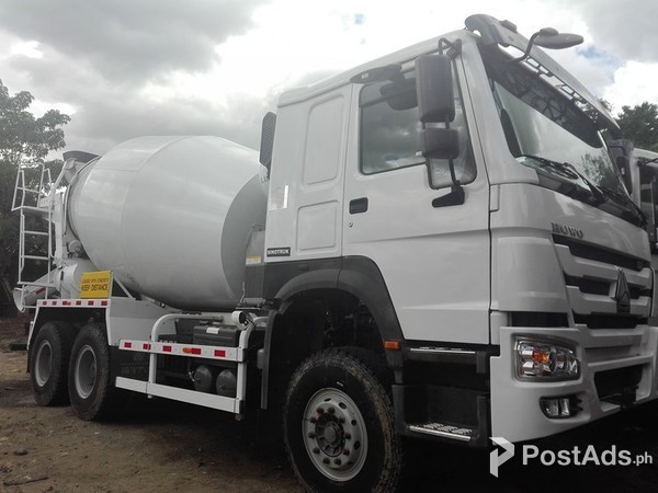 10 Wheeler Sinotruk 10 Cubic Concrete Transit Mixer