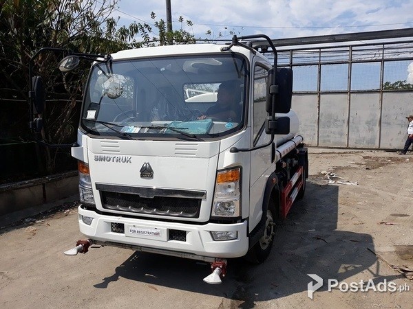 6 Wheeler Sinotruk Homan H3 4000L Water Truck